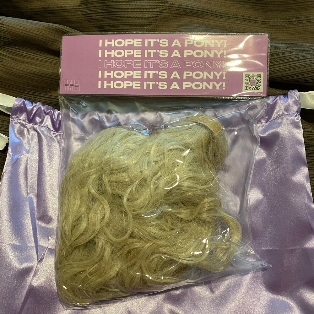 NIB INH Hair Shayla pony